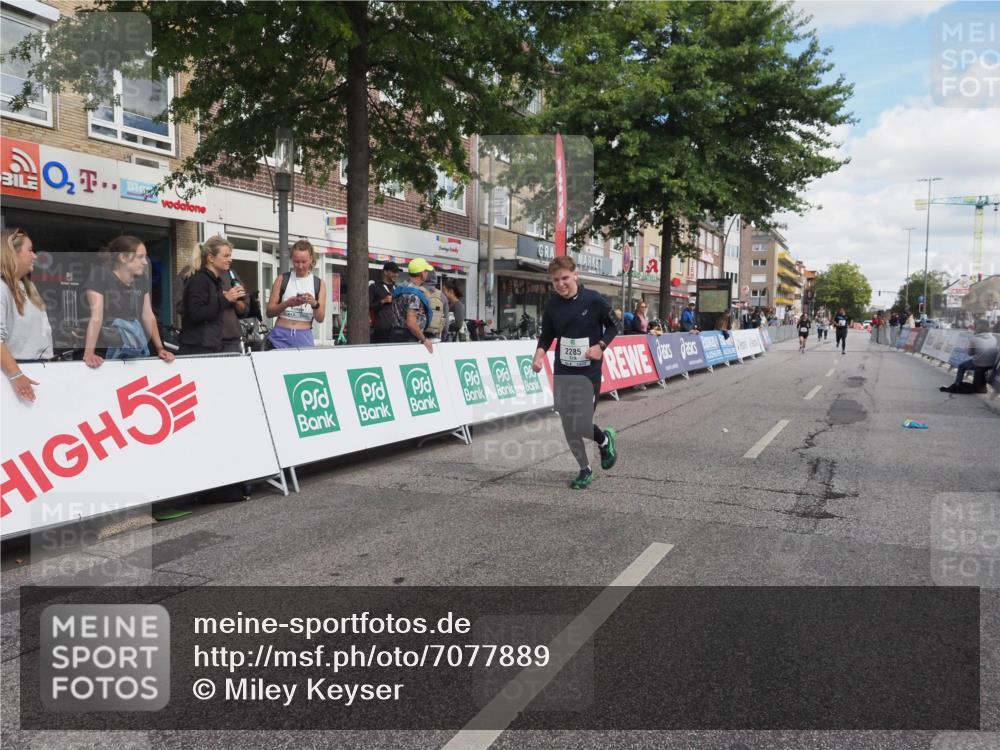 15.09.2024 - PSD Bank Halbmarathon Miley Keyser http://msf.ph/oto/7077889 15.09.2024 12:38:40 Ziel 2285 meine-sportfotos.de