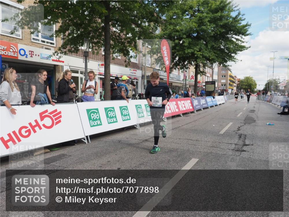 15.09.2024 - PSD Bank Halbmarathon Miley Keyser http://msf.ph/oto/7077898 15.09.2024 12:38:41 Ziel 2285, 3123 meine-sportfotos.de