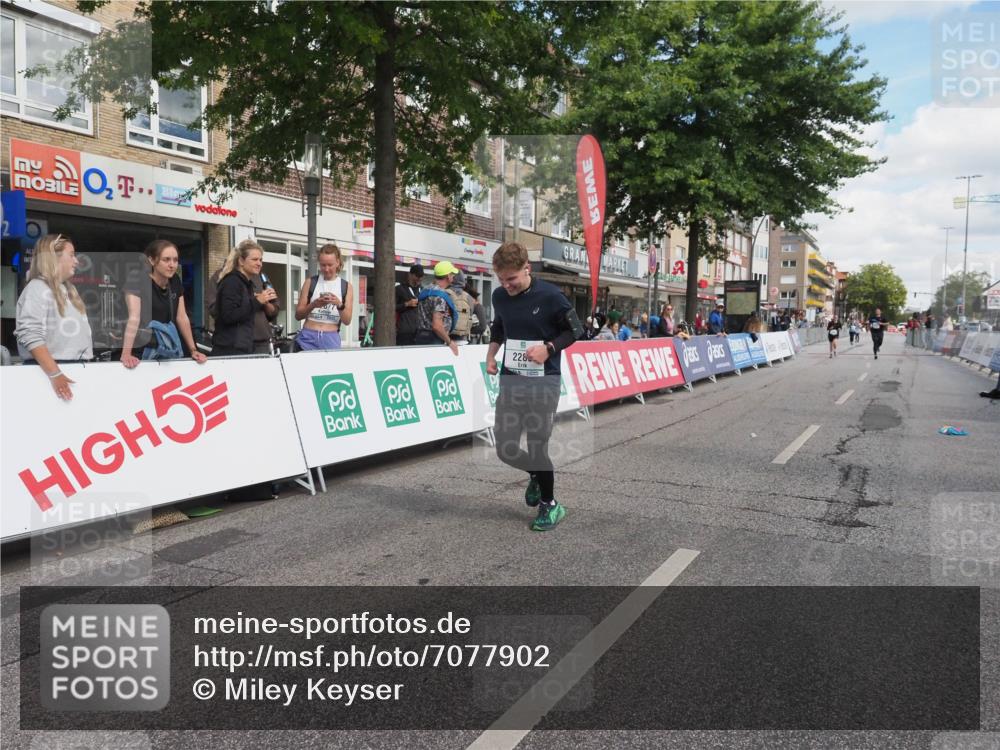 15.09.2024 - PSD Bank Halbmarathon Miley Keyser http://msf.ph/oto/7077902 15.09.2024 12:38:41 Ziel 2285, 3123 meine-sportfotos.de