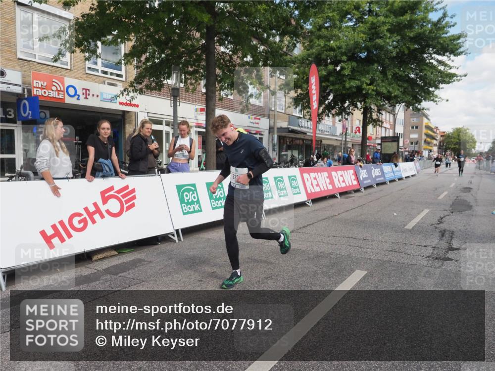 15.09.2024 - PSD Bank Halbmarathon Miley Keyser http://msf.ph/oto/7077912 15.09.2024 12:38:41 Ziel 2285, 3123 meine-sportfotos.de