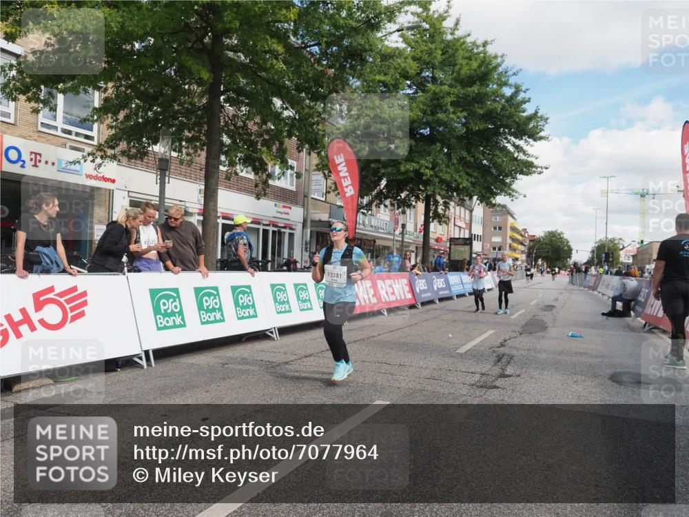 15.09.2024 - PSD Bank Halbmarathon Miley Keyser http://msf.ph/oto/7077964 15.09.2024 12:38:58 Ziel 3123, 3332, 3333, 3381 meine-sportfotos.de
