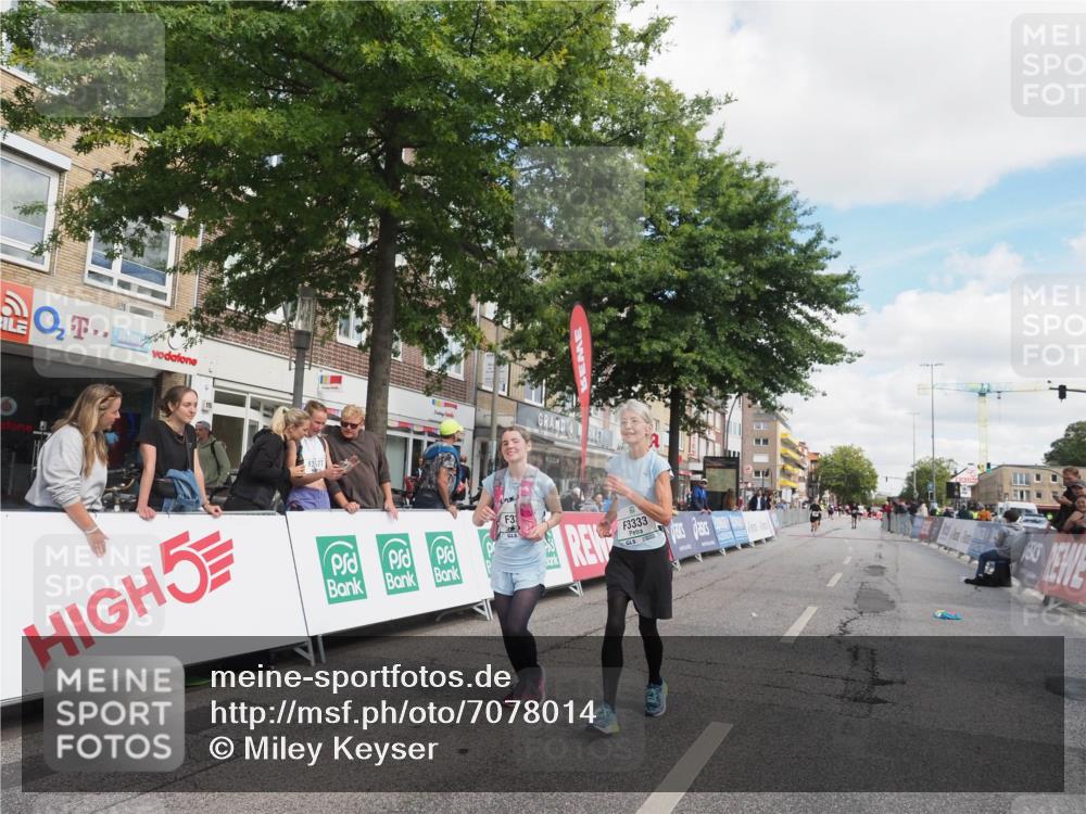 15.09.2024 - PSD Bank Halbmarathon Miley Keyser http://msf.ph/oto/7078014 15.09.2024 12:39:02 Ziel 3123, 3332, 3333, 3381 meine-sportfotos.de