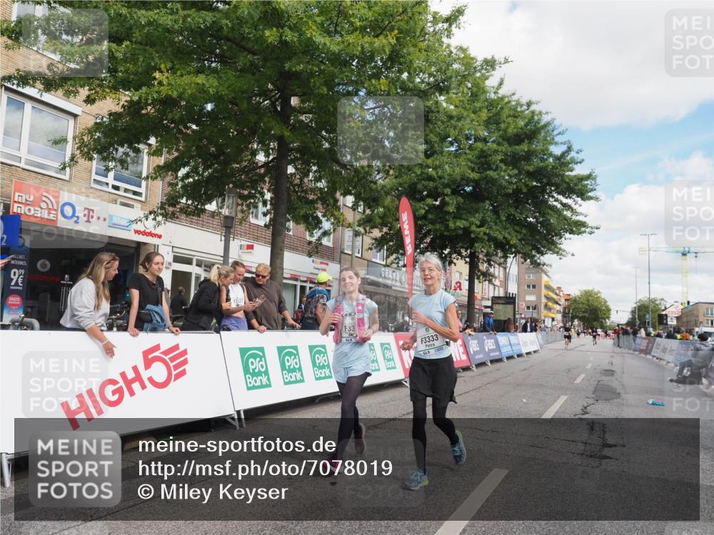 15.09.2024 - PSD Bank Halbmarathon Miley Keyser http://msf.ph/oto/7078019 15.09.2024 12:39:02 Ziel 3123, 3332, 3333, 3381 meine-sportfotos.de
