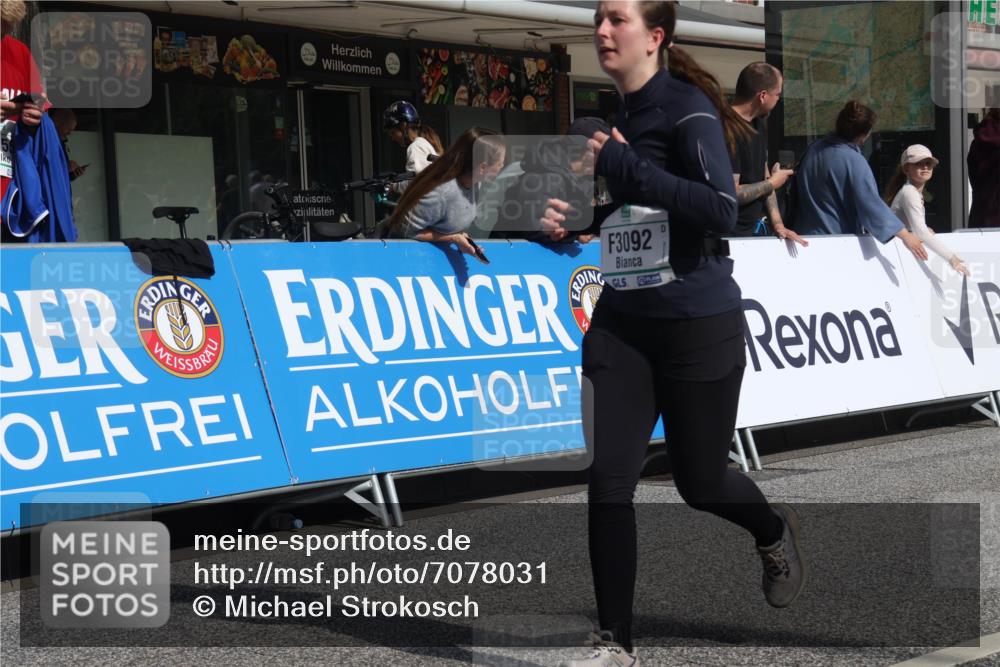 15.09.2024 - PSD Bank Halbmarathon Michael Strokosch http://msf.ph/oto/7078031 15.09.2024 12:19:22 Ziel 1613, 2867, 3092, 3373 meine-sportfotos.de