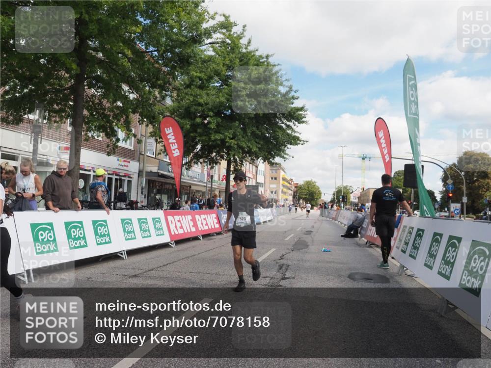 15.09.2024 - PSD Bank Halbmarathon Miley Keyser http://msf.ph/oto/7078158 15.09.2024 12:39:21 Ziel 2523, 2954, 3367 meine-sportfotos.de