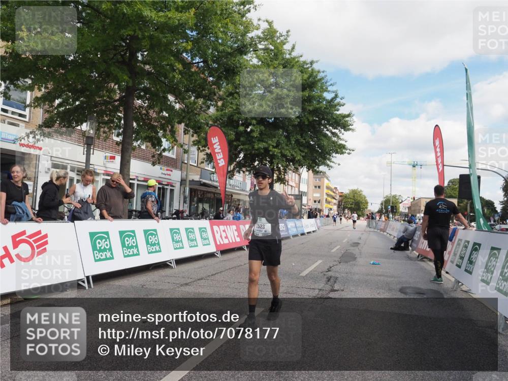 15.09.2024 - PSD Bank Halbmarathon Miley Keyser http://msf.ph/oto/7078177 15.09.2024 12:39:21 Ziel 2523, 2954, 3367 meine-sportfotos.de