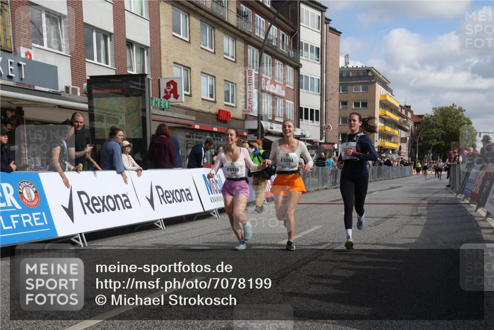 15.09.2024 - PSD Bank Halbmarathon Michael Strokosch http://msf.ph/oto/7078199 15.09.2024 12:19:45 Ziel 2025, 2903, 3394, 3436 meine-sportfotos.de