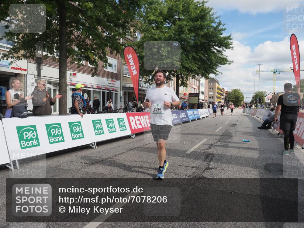 15.09.2024 - PSD Bank Halbmarathon Miley Keyser http://msf.ph/oto/7078206 15.09.2024 12:39:36 Ziel 2094, 2523, 2954 meine-sportfotos.de