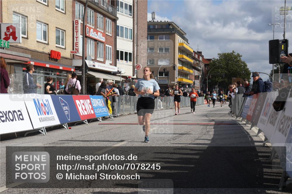15.09.2024 - PSD Bank Halbmarathon Michael Strokosch http://msf.ph/oto/7078245 15.09.2024 12:19:56 Ziel 2739, 2903, 3085, 3394, 3436, 3440 meine-sportfotos.de