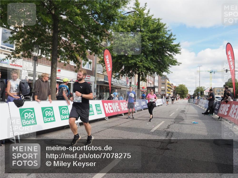 15.09.2024 - PSD Bank Halbmarathon Miley Keyser http://msf.ph/oto/7078275 15.09.2024 12:39:46 Ziel 2094, 2137, 3297 meine-sportfotos.de