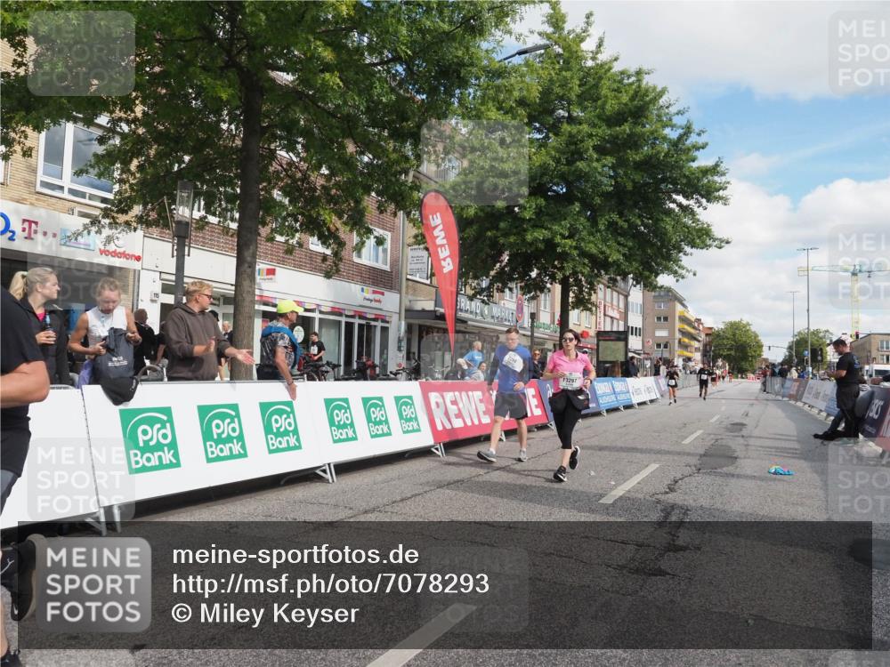 15.09.2024 - PSD Bank Halbmarathon Miley Keyser http://msf.ph/oto/7078293 15.09.2024 12:39:47 Ziel 2094, 2125, 2137, 3297 meine-sportfotos.de