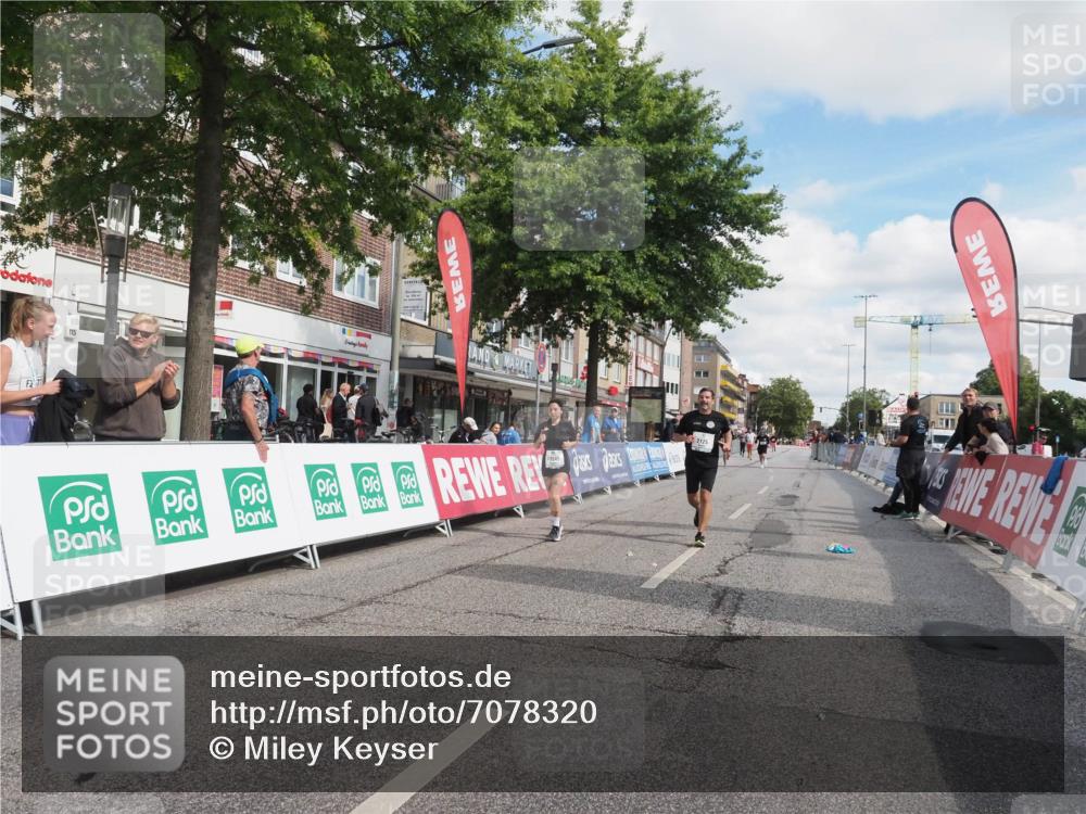15.09.2024 - PSD Bank Halbmarathon Miley Keyser http://msf.ph/oto/7078320 15.09.2024 12:39:55 Ziel 2125, 2137, 2260, 3297, 3345 meine-sportfotos.de