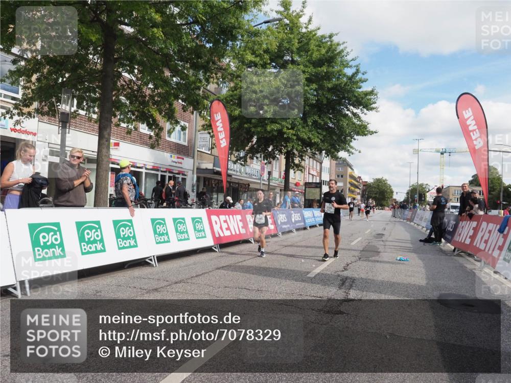15.09.2024 - PSD Bank Halbmarathon Miley Keyser http://msf.ph/oto/7078329 15.09.2024 12:39:55 Ziel 2125, 2137, 2260, 3297, 3345 meine-sportfotos.de