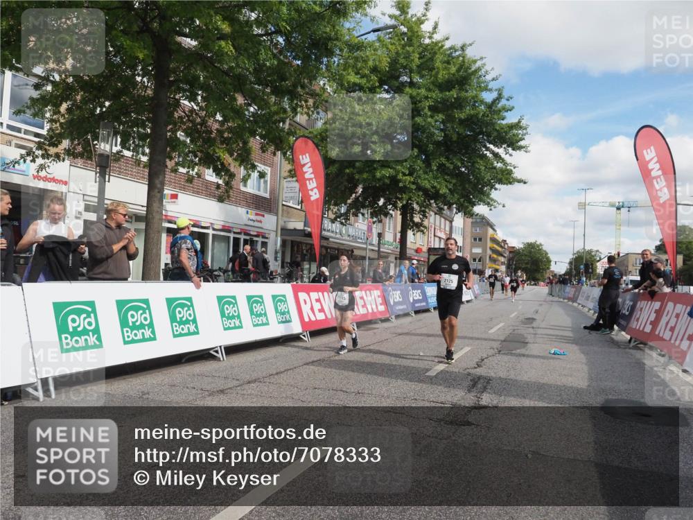 15.09.2024 - PSD Bank Halbmarathon Miley Keyser http://msf.ph/oto/7078333 15.09.2024 12:39:55 Ziel 2125, 2137, 2260, 3297, 3345 meine-sportfotos.de