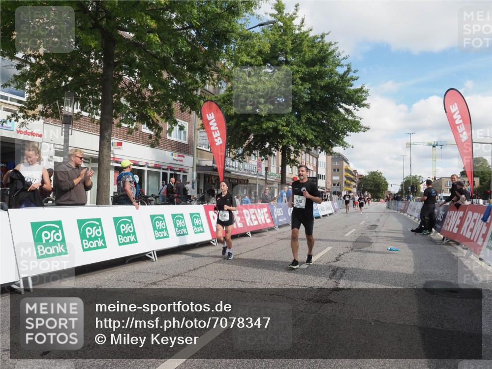 15.09.2024 - PSD Bank Halbmarathon Miley Keyser http://msf.ph/oto/7078347 15.09.2024 12:39:56 Ziel 2125, 2137, 2260, 2301, 3297, 3345 meine-sportfotos.de