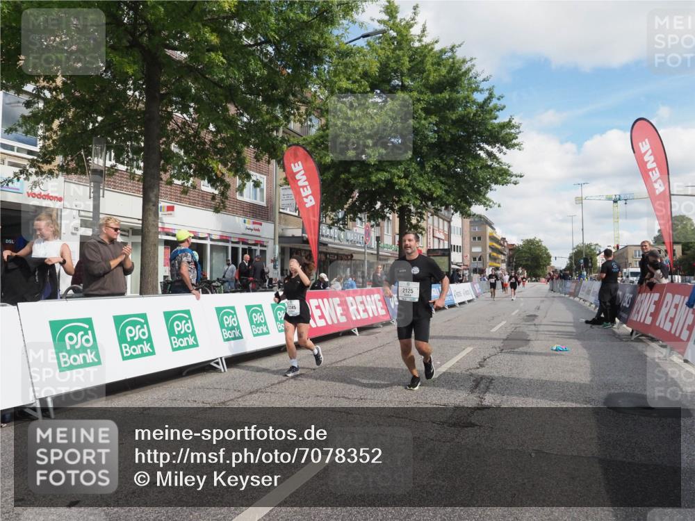 15.09.2024 - PSD Bank Halbmarathon Miley Keyser http://msf.ph/oto/7078352 15.09.2024 12:39:56 Ziel 2125, 2137, 2260, 2301, 3297, 3345 meine-sportfotos.de