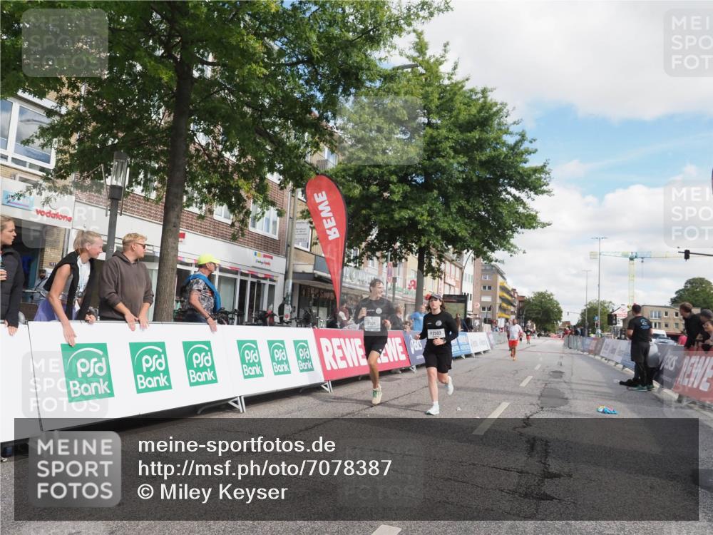 15.09.2024 - PSD Bank Halbmarathon Miley Keyser http://msf.ph/oto/7078387 15.09.2024 12:40:03 Ziel 2125, 2260, 2301, 2395, 3297, 3345, 3503 meine-sportfotos.de