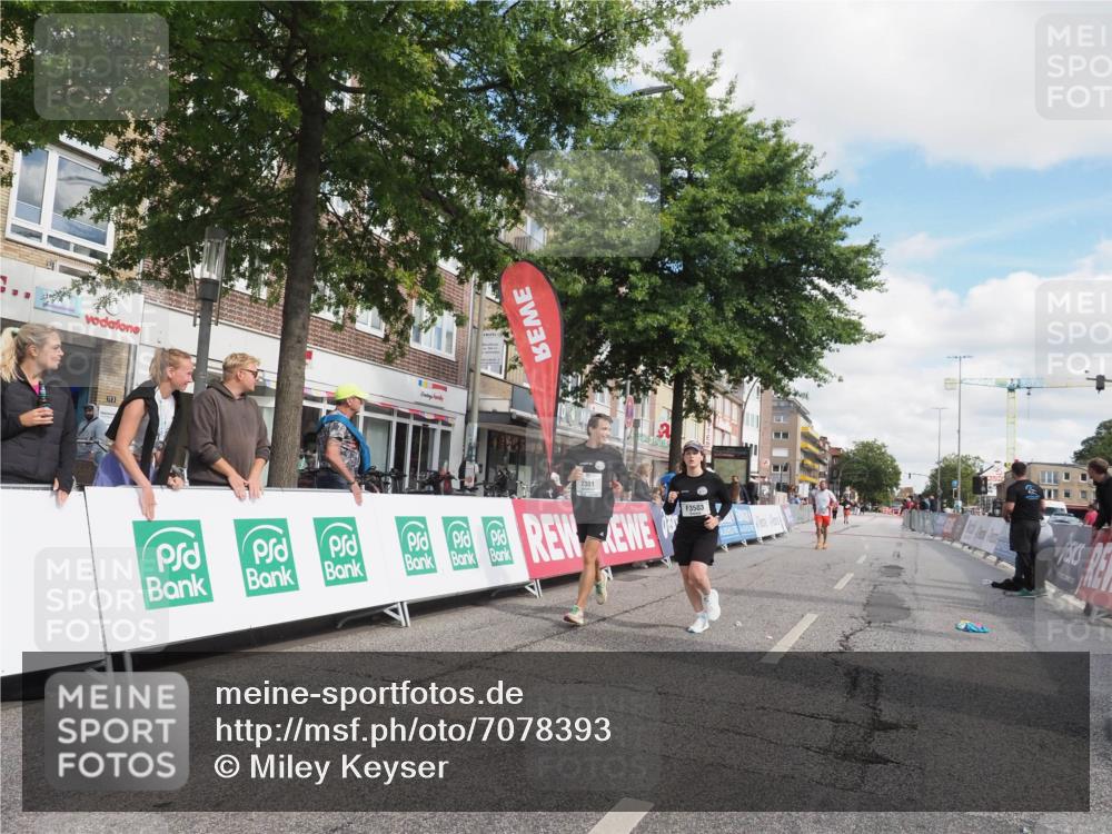 15.09.2024 - PSD Bank Halbmarathon Miley Keyser http://msf.ph/oto/7078393 15.09.2024 12:40:03 Ziel 2125, 2260, 2301, 2395, 3297, 3345, 3503 meine-sportfotos.de