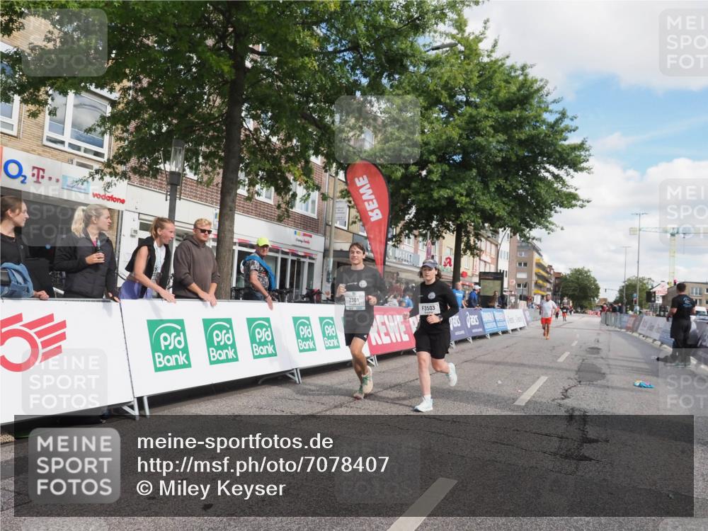 15.09.2024 - PSD Bank Halbmarathon Miley Keyser http://msf.ph/oto/7078407 15.09.2024 12:40:04 Ziel 2125, 2260, 2301, 2395, 3345, 3503 meine-sportfotos.de
