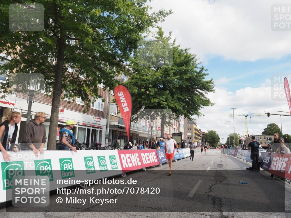 15.09.2024 - PSD Bank Halbmarathon Miley Keyser http://msf.ph/oto/7078420 15.09.2024 12:40:08 Ziel 2125, 2260, 2301, 2395, 3345, 3503 meine-sportfotos.de