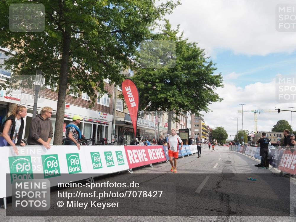 15.09.2024 - PSD Bank Halbmarathon Miley Keyser http://msf.ph/oto/7078427 15.09.2024 12:40:08 Ziel 2125, 2260, 2301, 2395, 3345, 3503 meine-sportfotos.de