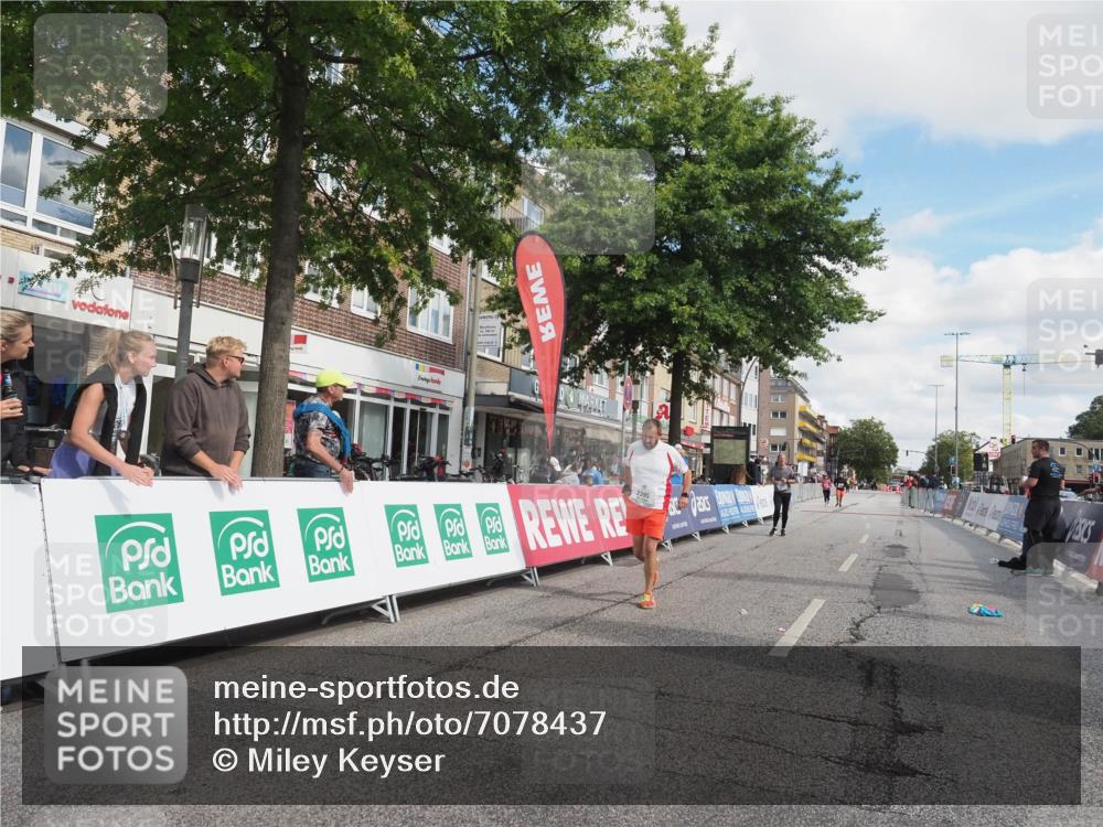 15.09.2024 - PSD Bank Halbmarathon Miley Keyser http://msf.ph/oto/7078437 15.09.2024 12:40:09 Ziel 2125, 2260, 2301, 2395, 2428, 3345, 3503 meine-sportfotos.de