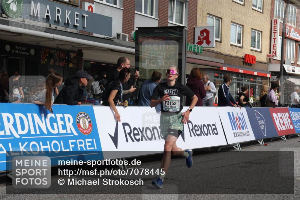 15.09.2024 - PSD Bank Halbmarathon Michael Strokosch http://msf.ph/oto/7078445 15.09.2024 12:20:13 Ziel 1284, 2215, 2295, 2543, 2739, 3085, 3152, 3231, 3540 meine-sportfotos.de