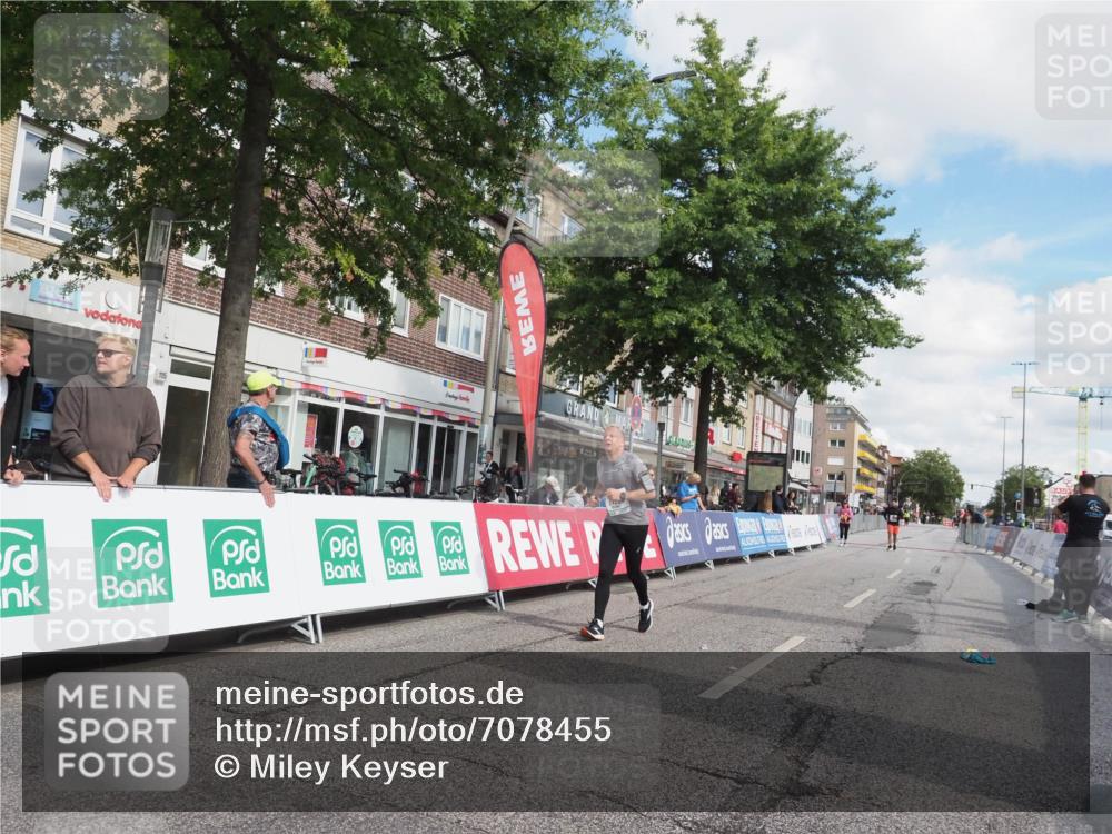 15.09.2024 - PSD Bank Halbmarathon Miley Keyser http://msf.ph/oto/7078455 15.09.2024 12:40:13 Ziel 2260, 2301, 2395, 2428, 3345, 3503 meine-sportfotos.de