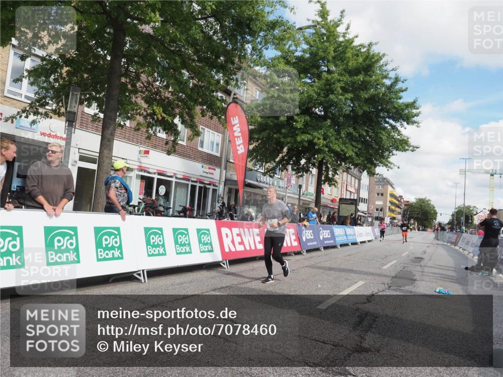 15.09.2024 - PSD Bank Halbmarathon Miley Keyser http://msf.ph/oto/7078460 15.09.2024 12:40:14 Ziel 2260, 2301, 2395, 2428, 3345, 3503 meine-sportfotos.de
