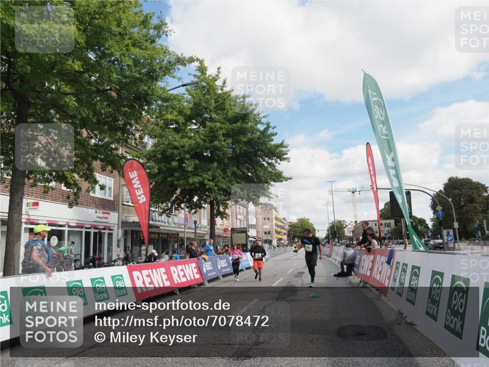 15.09.2024 - PSD Bank Halbmarathon Miley Keyser http://msf.ph/oto/7078472 15.09.2024 12:40:20 Ziel 1668, 2395, 2428, 3499 meine-sportfotos.de