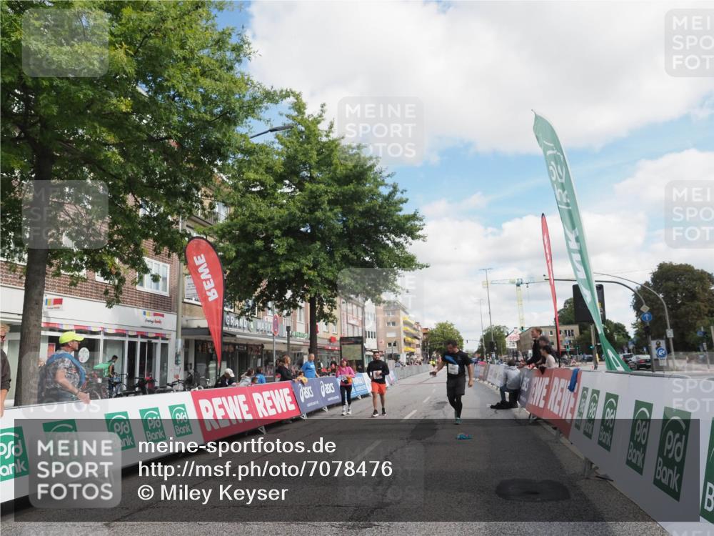 15.09.2024 - PSD Bank Halbmarathon Miley Keyser http://msf.ph/oto/7078476 15.09.2024 12:40:20 Ziel 1668, 2395, 2428, 3499 meine-sportfotos.de