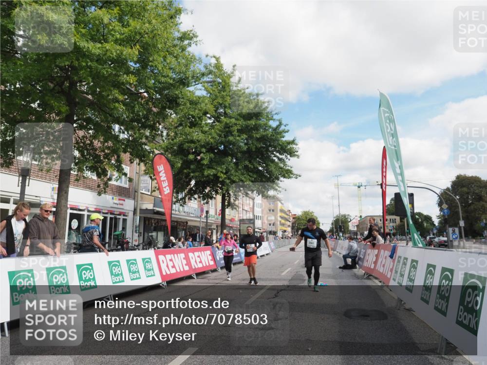 15.09.2024 - PSD Bank Halbmarathon Miley Keyser http://msf.ph/oto/7078503 15.09.2024 12:40:22 Ziel 1668, 2395, 2428, 3499 meine-sportfotos.de