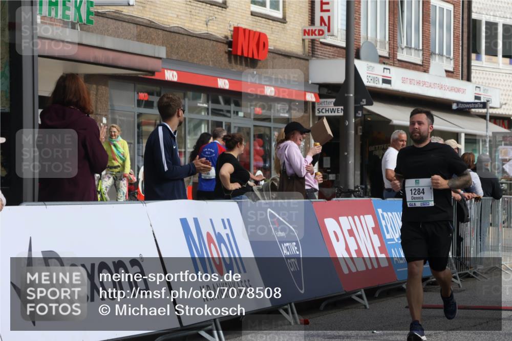 15.09.2024 - PSD Bank Halbmarathon Michael Strokosch http://msf.ph/oto/7078508 15.09.2024 12:20:17 Ziel 1284, 2215, 2295, 2525, 2543, 3152, 3231, 3483, 3540 meine-sportfotos.de