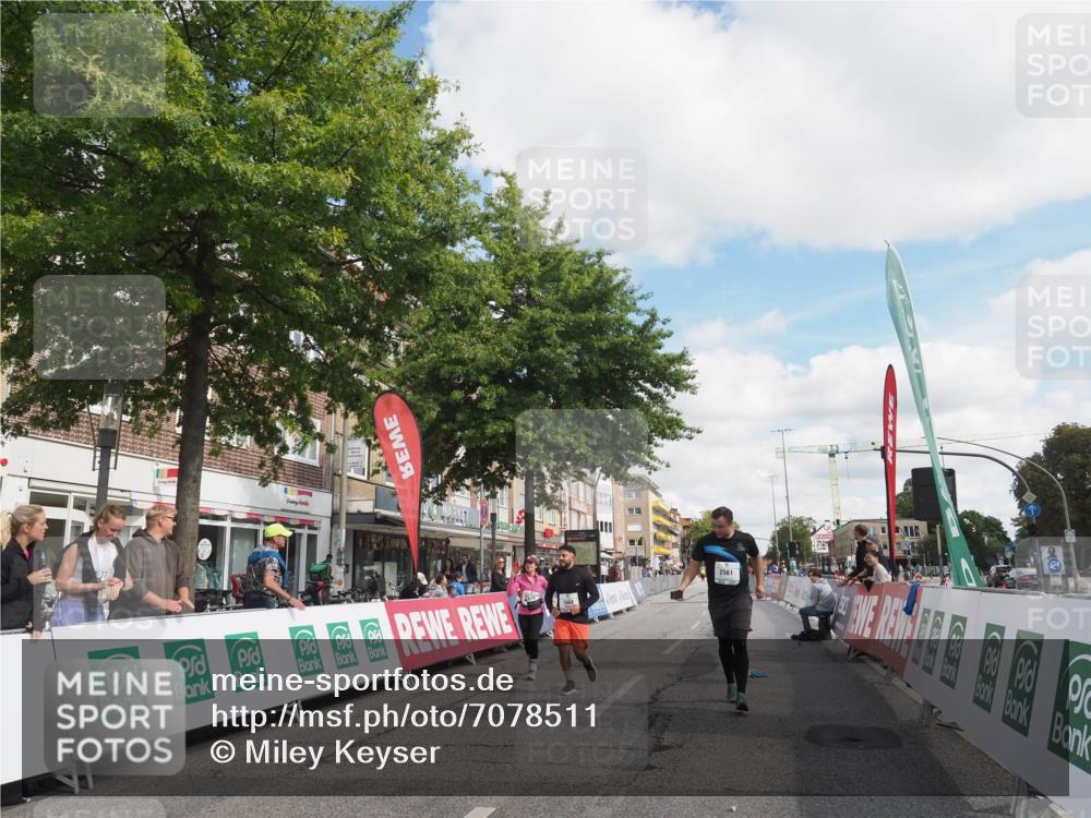 15.09.2024 - PSD Bank Halbmarathon Miley Keyser http://msf.ph/oto/7078511 15.09.2024 12:40:23 Ziel 1668, 2395, 2428, 3499 meine-sportfotos.de