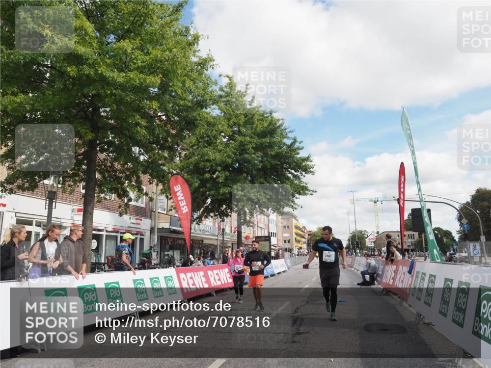 15.09.2024 - PSD Bank Halbmarathon Miley Keyser http://msf.ph/oto/7078516 15.09.2024 12:40:23 Ziel 1668, 2395, 2428, 3499 meine-sportfotos.de