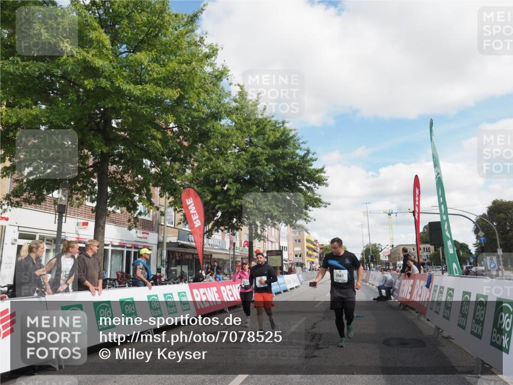15.09.2024 - PSD Bank Halbmarathon Miley Keyser http://msf.ph/oto/7078525 15.09.2024 12:40:23 Ziel 1668, 2395, 2428, 3499 meine-sportfotos.de