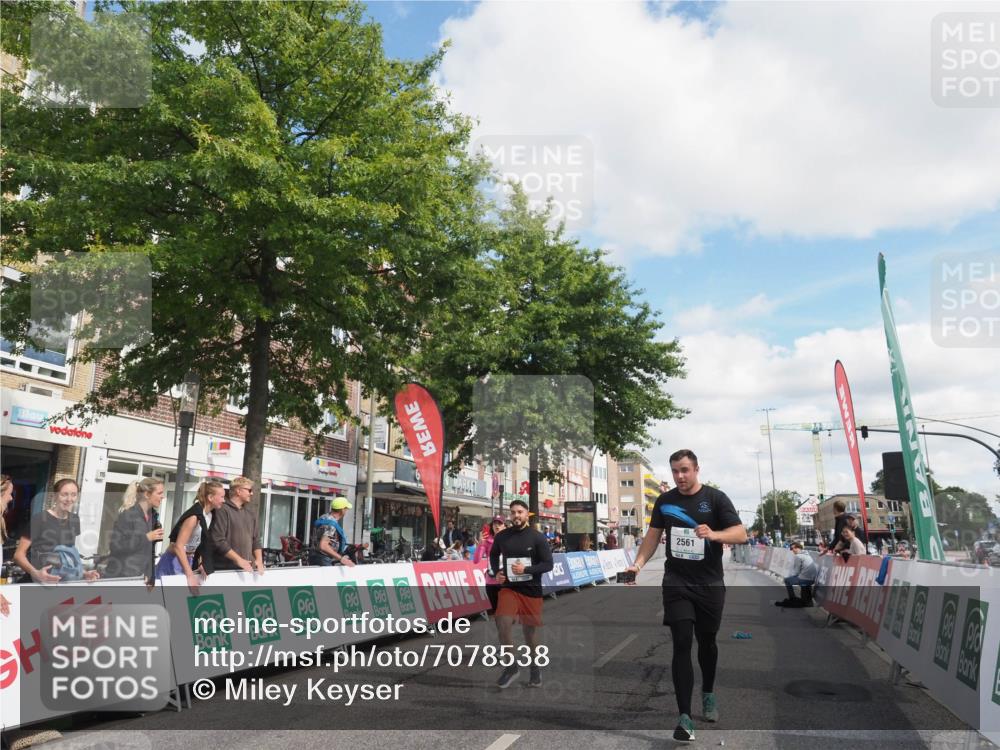 15.09.2024 - PSD Bank Halbmarathon Miley Keyser http://msf.ph/oto/7078538 15.09.2024 12:40:24 Ziel 1668, 2395, 2428, 3499 meine-sportfotos.de