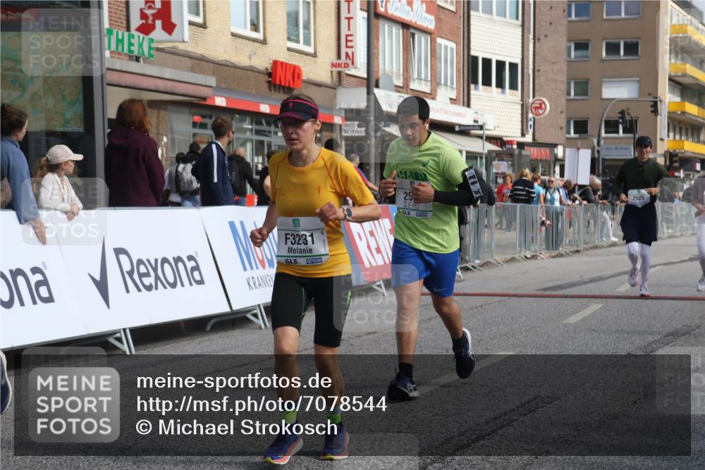 15.09.2024 - PSD Bank Halbmarathon Michael Strokosch http://msf.ph/oto/7078544 15.09.2024 12:20:20 Ziel 1284, 2215, 2295, 2525, 2543, 3152, 3231, 3483, 3540 meine-sportfotos.de