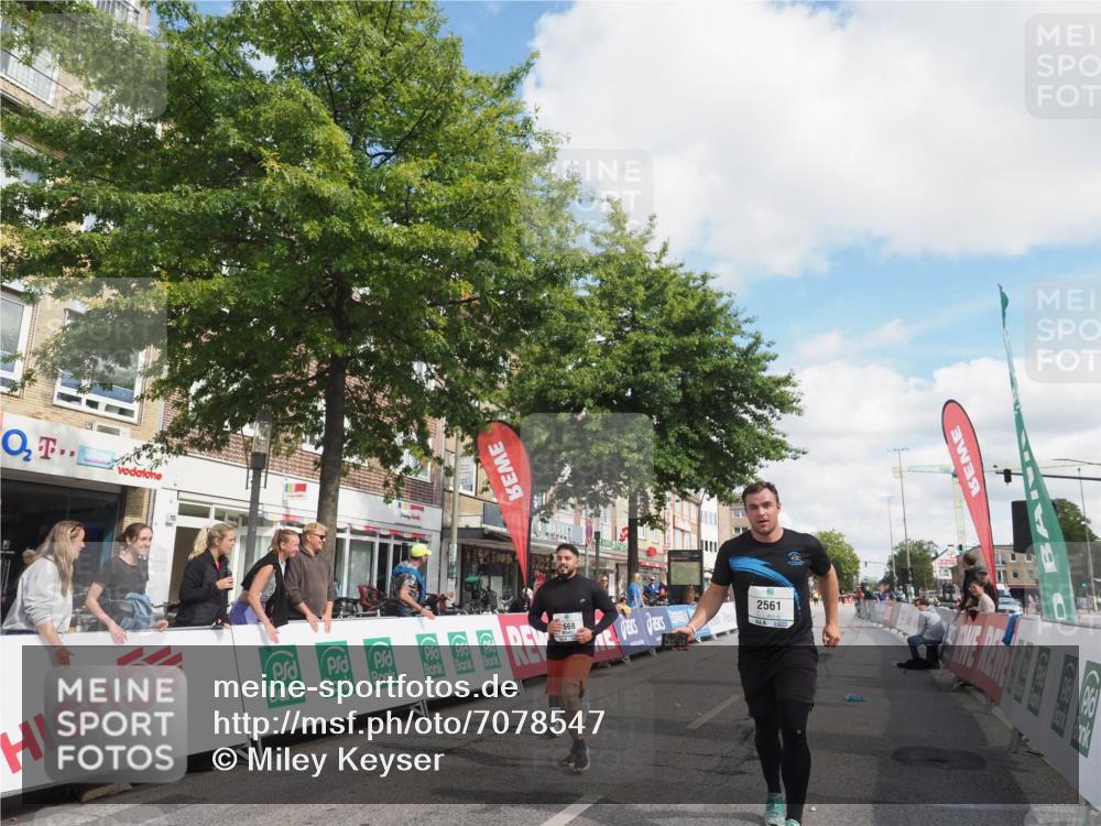 15.09.2024 - PSD Bank Halbmarathon Miley Keyser http://msf.ph/oto/7078547 15.09.2024 12:40:24 Ziel 1668, 2395, 2428, 3499 meine-sportfotos.de