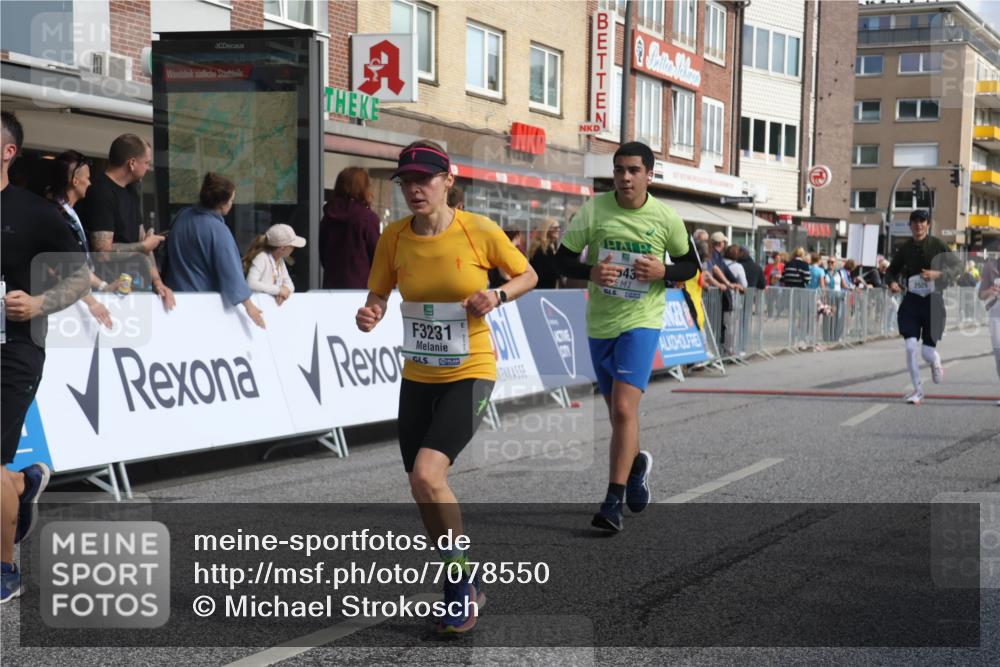 15.09.2024 - PSD Bank Halbmarathon Michael Strokosch http://msf.ph/oto/7078550 15.09.2024 12:20:20 Ziel 1284, 2215, 2295, 2525, 2543, 3152, 3231, 3483, 3540 meine-sportfotos.de