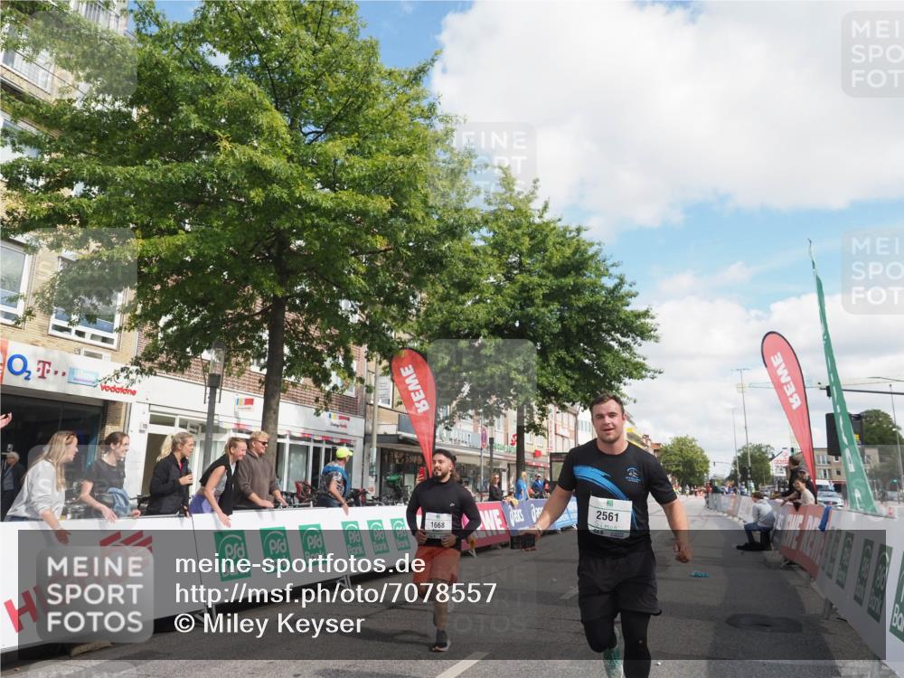 15.09.2024 - PSD Bank Halbmarathon Miley Keyser http://msf.ph/oto/7078557 15.09.2024 12:40:24 Ziel 1668, 2395, 2428, 3499 meine-sportfotos.de