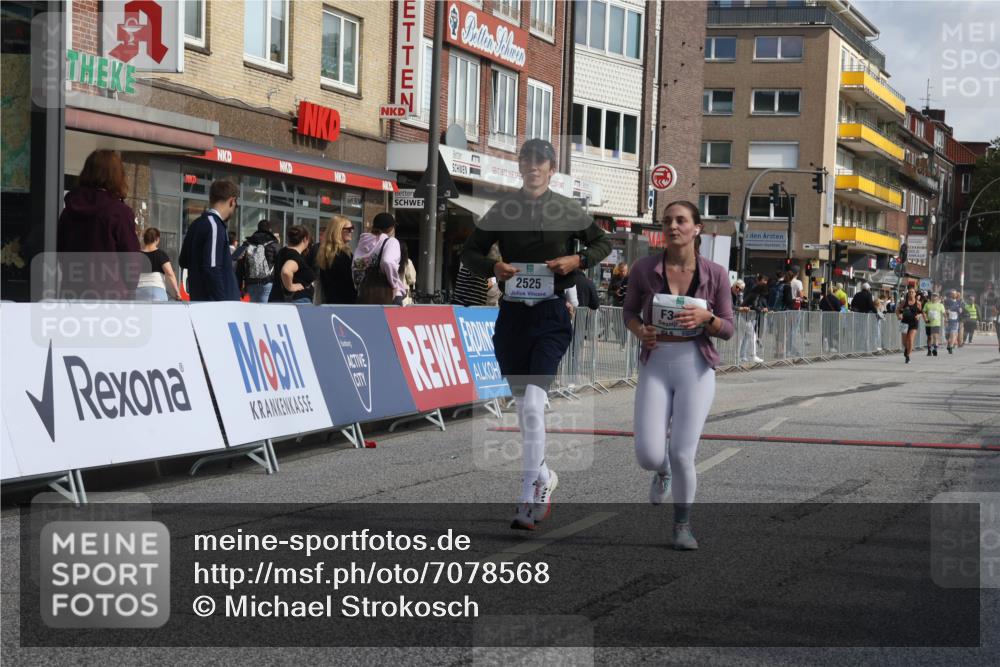 15.09.2024 - PSD Bank Halbmarathon Michael Strokosch http://msf.ph/oto/7078568 15.09.2024 12:20:23 Ziel 1284, 2525, 2543, 3152, 3231, 3483 meine-sportfotos.de