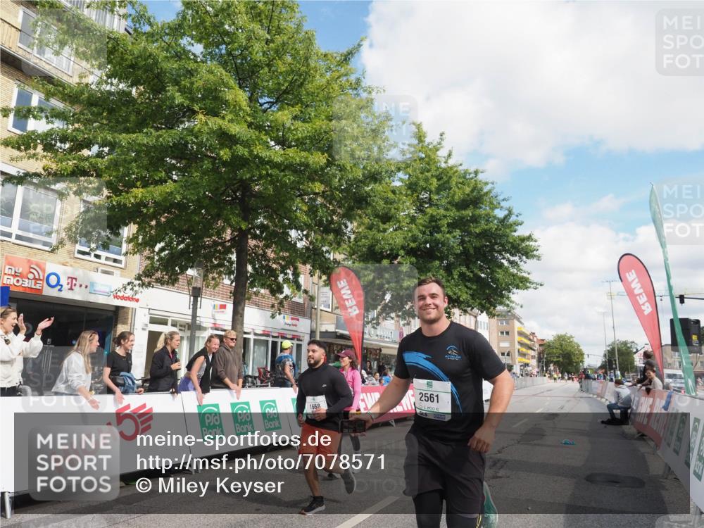 15.09.2024 - PSD Bank Halbmarathon Miley Keyser http://msf.ph/oto/7078571 15.09.2024 12:40:25 Ziel 1668, 2395, 2428, 3499 meine-sportfotos.de