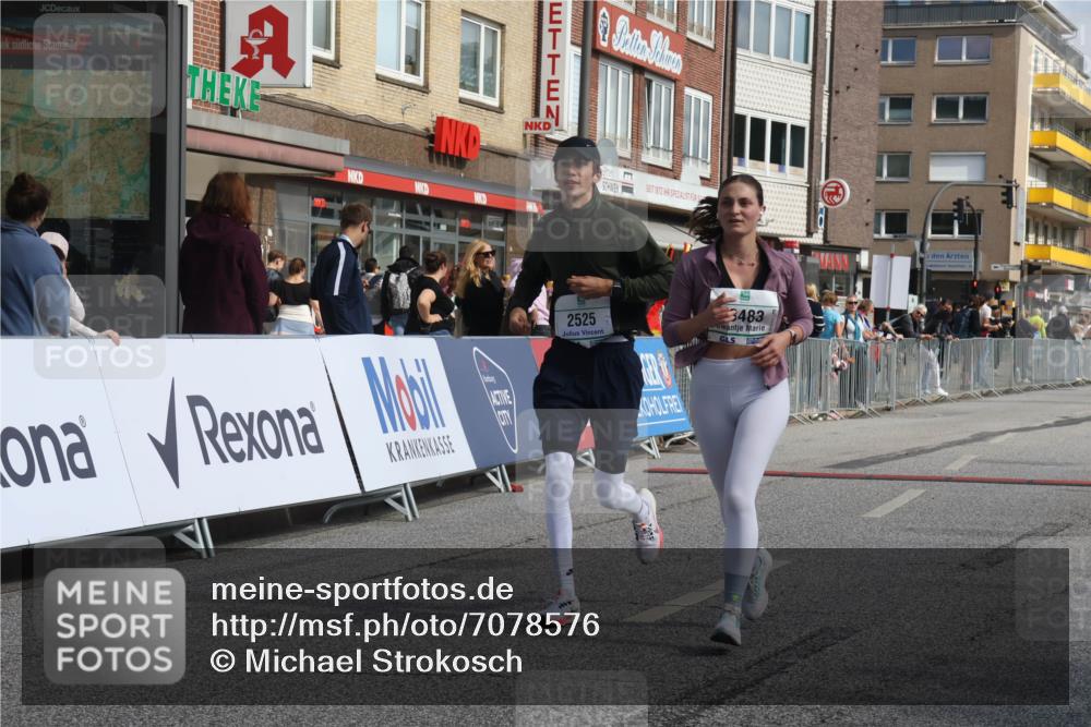 15.09.2024 - PSD Bank Halbmarathon Michael Strokosch http://msf.ph/oto/7078576 15.09.2024 12:20:23 Ziel 1284, 2525, 2543, 3152, 3231, 3483 meine-sportfotos.de