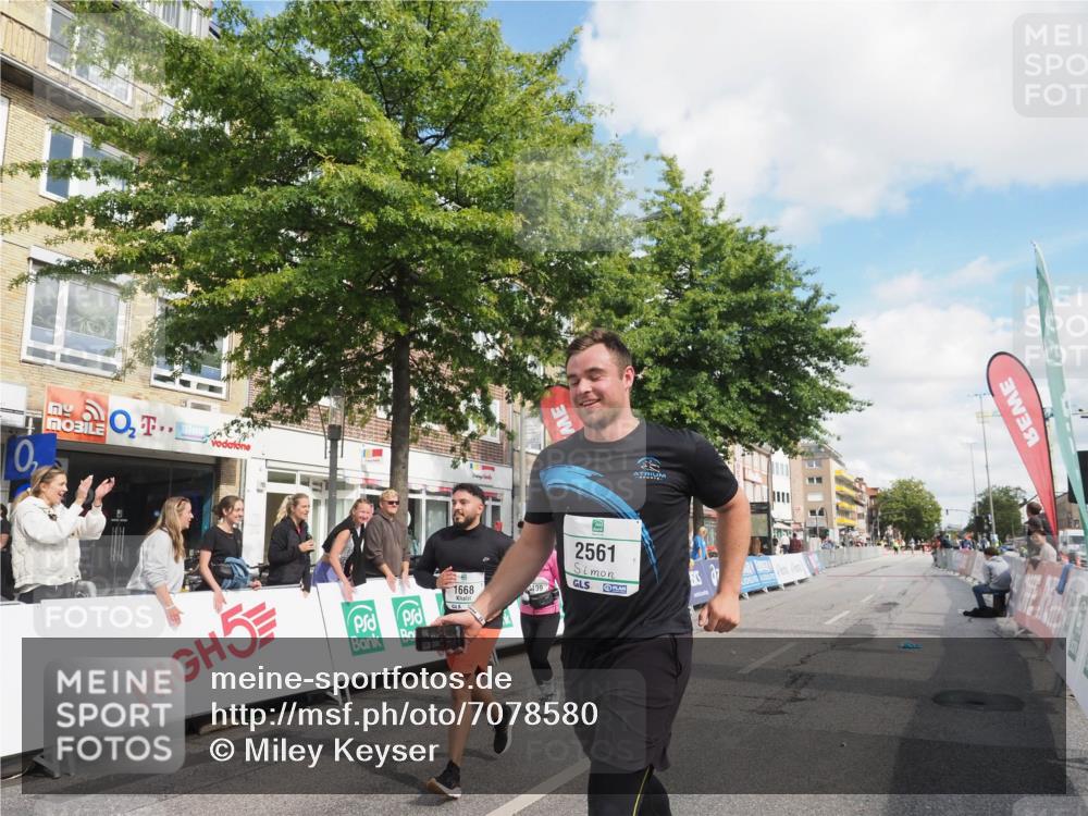 15.09.2024 - PSD Bank Halbmarathon Miley Keyser http://msf.ph/oto/7078580 15.09.2024 12:40:25 Ziel 1668, 2395, 2428, 3499 meine-sportfotos.de