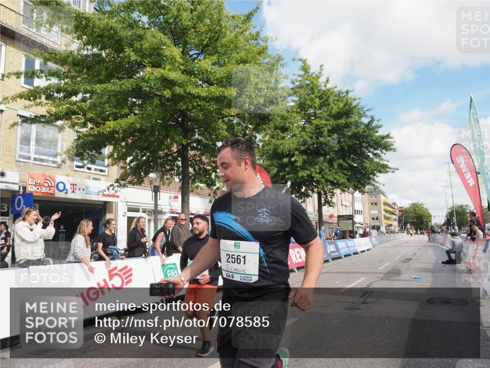 15.09.2024 - PSD Bank Halbmarathon Miley Keyser http://msf.ph/oto/7078585 15.09.2024 12:40:25 Ziel 1668, 2395, 2428, 3499 meine-sportfotos.de