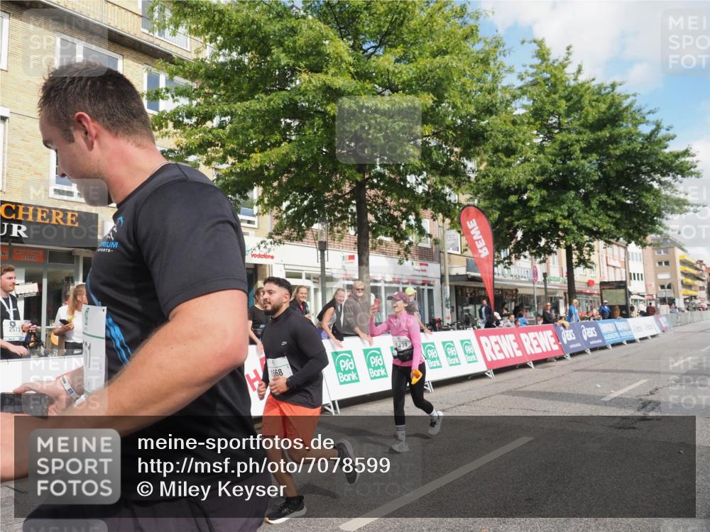 15.09.2024 - PSD Bank Halbmarathon Miley Keyser http://msf.ph/oto/7078599 15.09.2024 12:40:26 Ziel 1668, 2428, 3499 meine-sportfotos.de