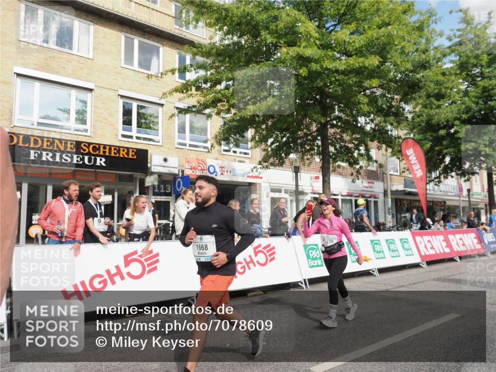 15.09.2024 - PSD Bank Halbmarathon Miley Keyser http://msf.ph/oto/7078609 15.09.2024 12:40:26 Ziel 1668, 2428, 3499 meine-sportfotos.de