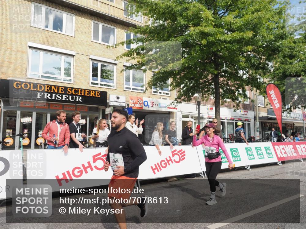 15.09.2024 - PSD Bank Halbmarathon Miley Keyser http://msf.ph/oto/7078613 15.09.2024 12:40:26 Ziel 1668, 2428, 3499 meine-sportfotos.de