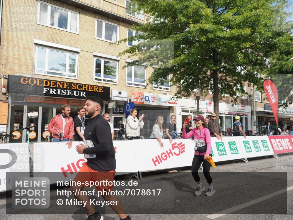 15.09.2024 - PSD Bank Halbmarathon Miley Keyser http://msf.ph/oto/7078617 15.09.2024 12:40:26 Ziel 1668, 2428, 3499 meine-sportfotos.de